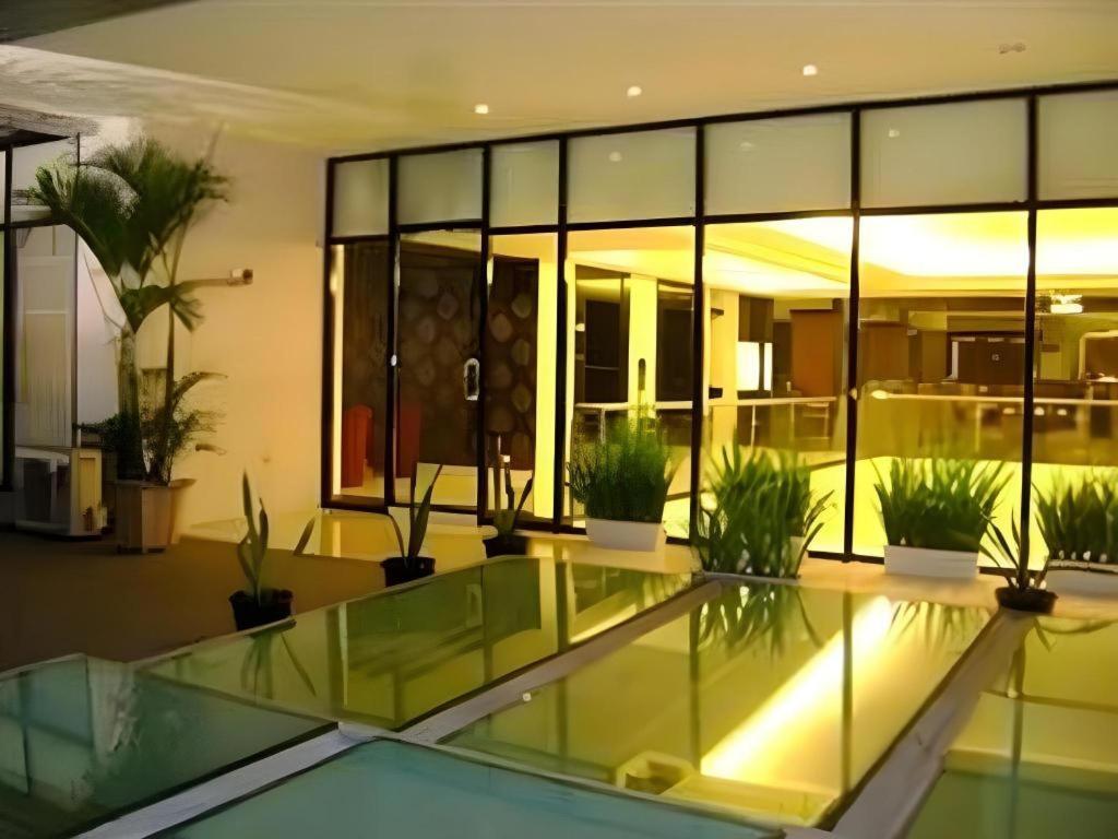 Travello Hotel Manado Zewnętrze zdjęcie