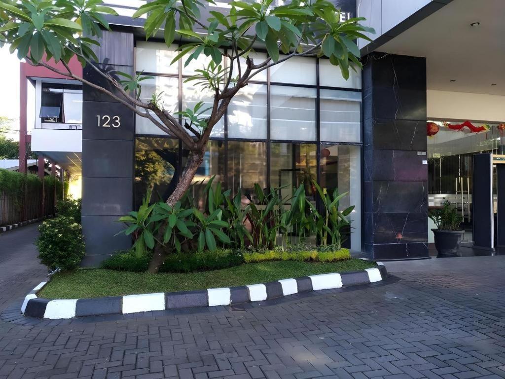 Travello Hotel Manado Zewnętrze zdjęcie