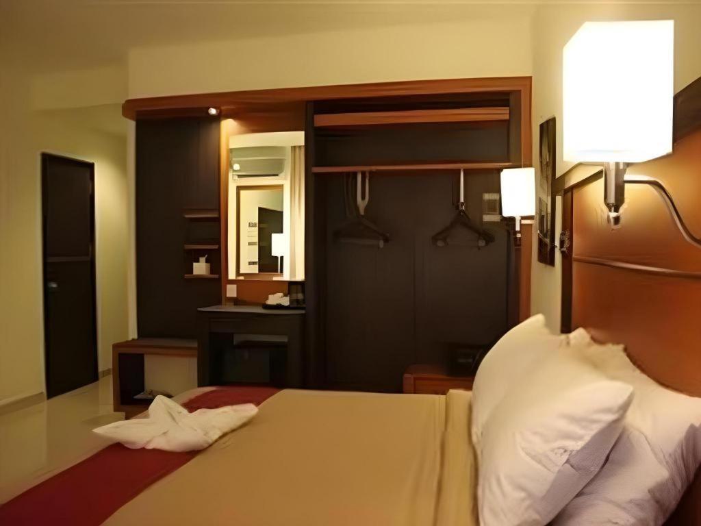 Travello Hotel Manado Zewnętrze zdjęcie
