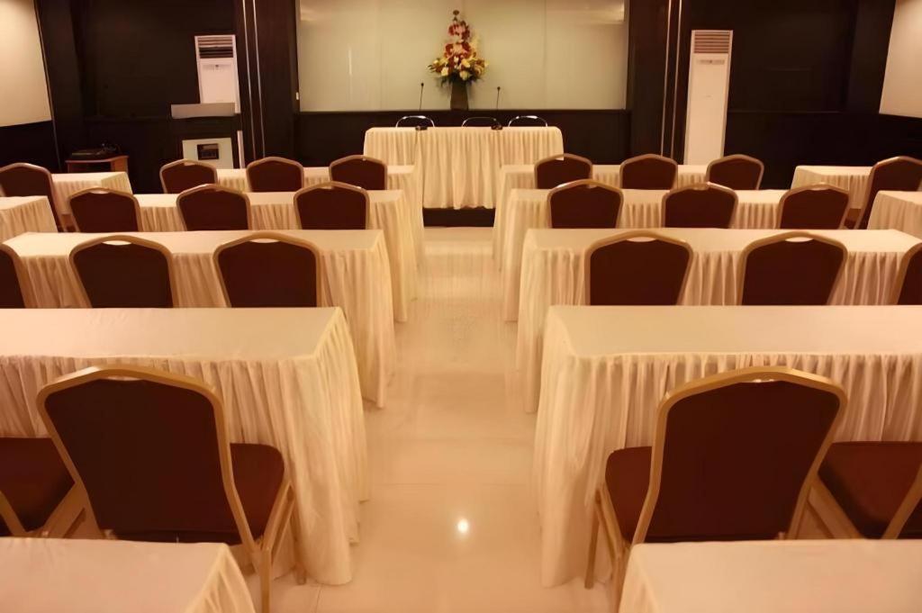 Travello Hotel Manado Zewnętrze zdjęcie