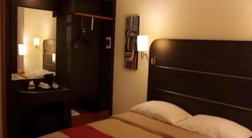 Travello Hotel Manado Zewnętrze zdjęcie