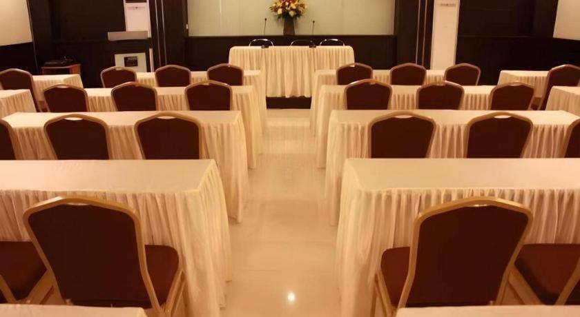 Travello Hotel Manado Zewnętrze zdjęcie
