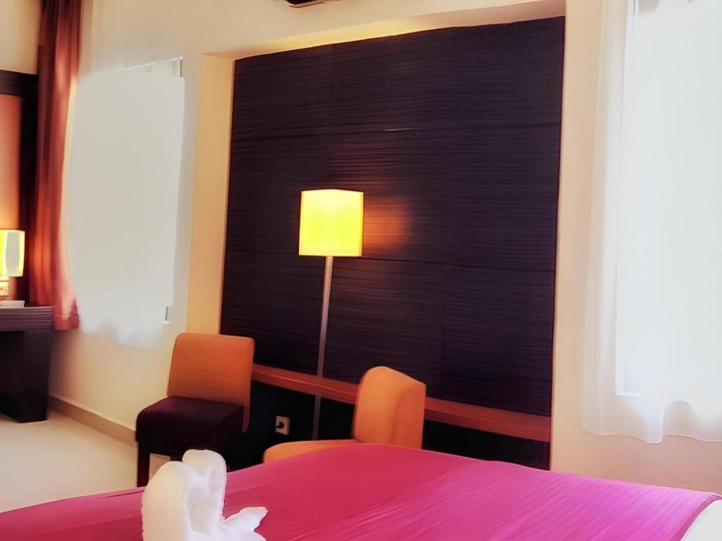 Travello Hotel Manado Zewnętrze zdjęcie