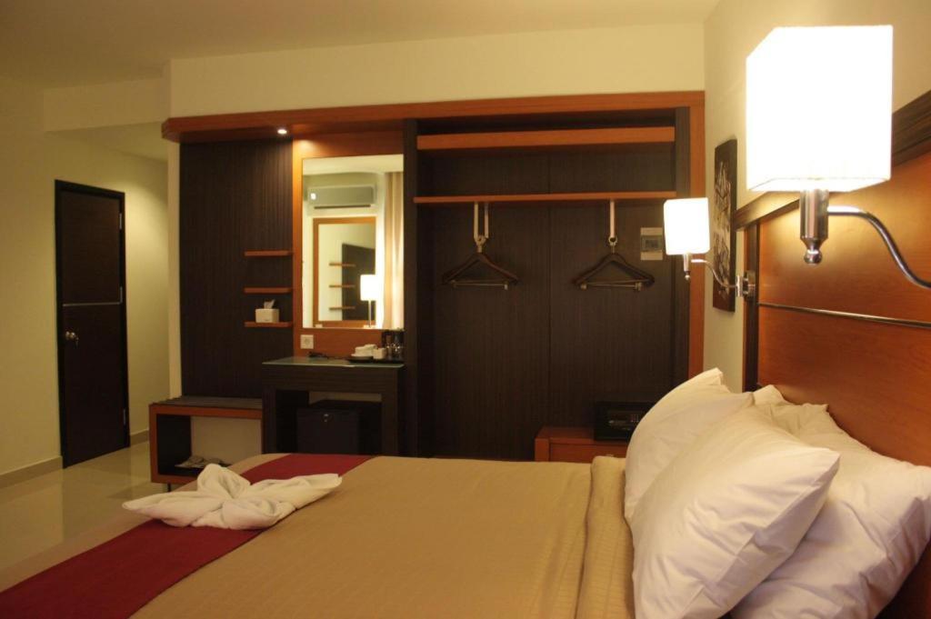 Travello Hotel Manado Zewnętrze zdjęcie