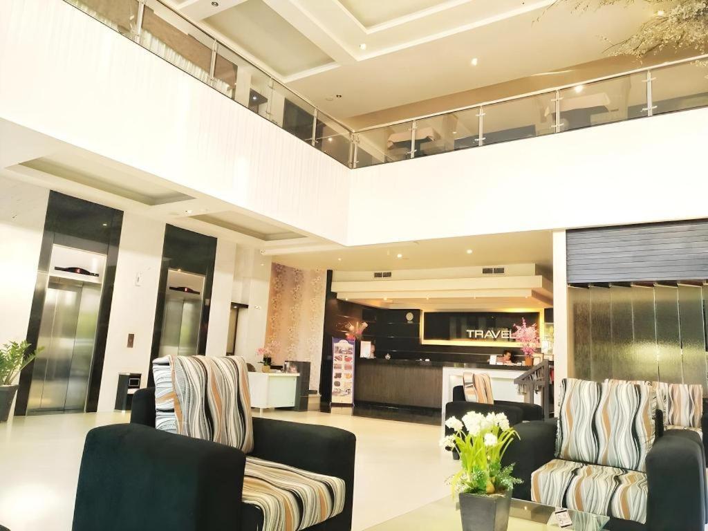 Travello Hotel Manado Zewnętrze zdjęcie
