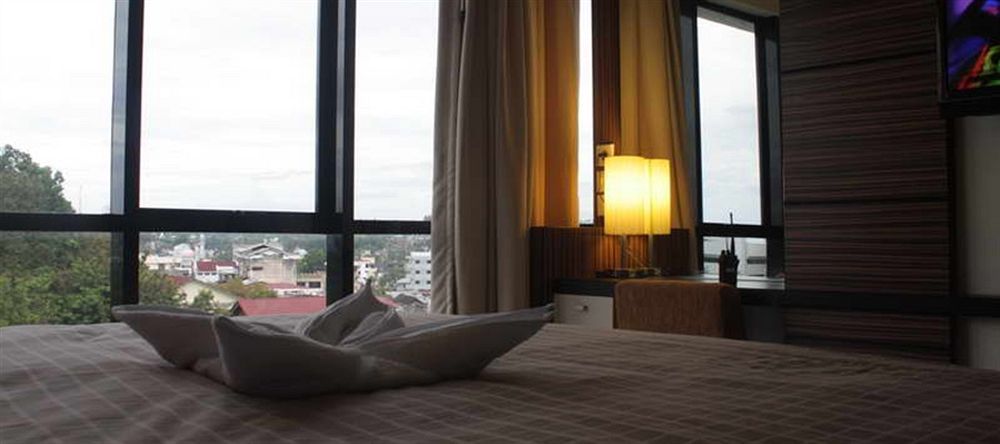 Travello Hotel Manado Zewnętrze zdjęcie